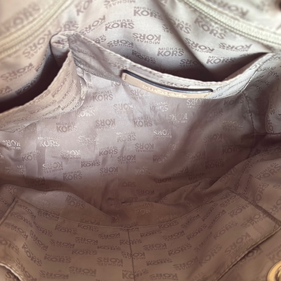 🛑SOLD🛑Michael Kors Pink Saffiano Leather Tote Bag - Picture 2 of 11